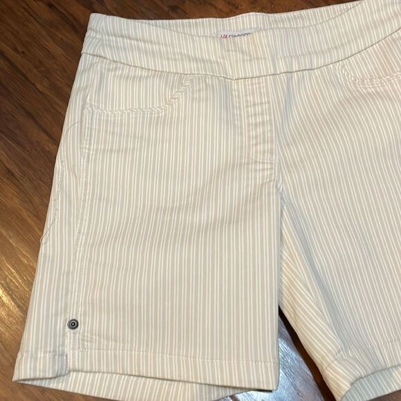 Liz Claiborne Amber Womens Pull On Stretch Tan/ White Pin Stripe Shorts Sz 6 - Picture 5 of 10